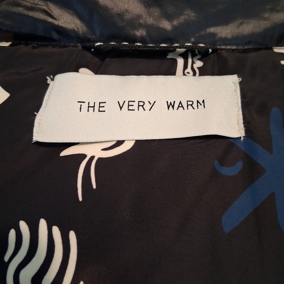 The Very Warm Hooded Down Filled Winter Coat in Black Size Large - Picture 3 of 11